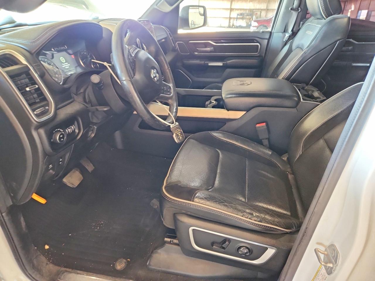 2019 RAM 1500 LARAMIE photo 7