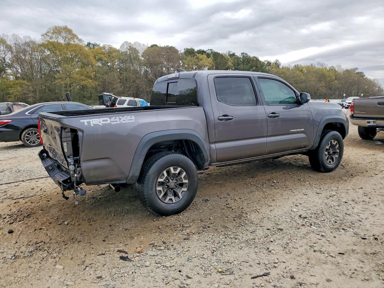 2017 TOYOTA TACOMA TRD OFF-ROAD photo 3