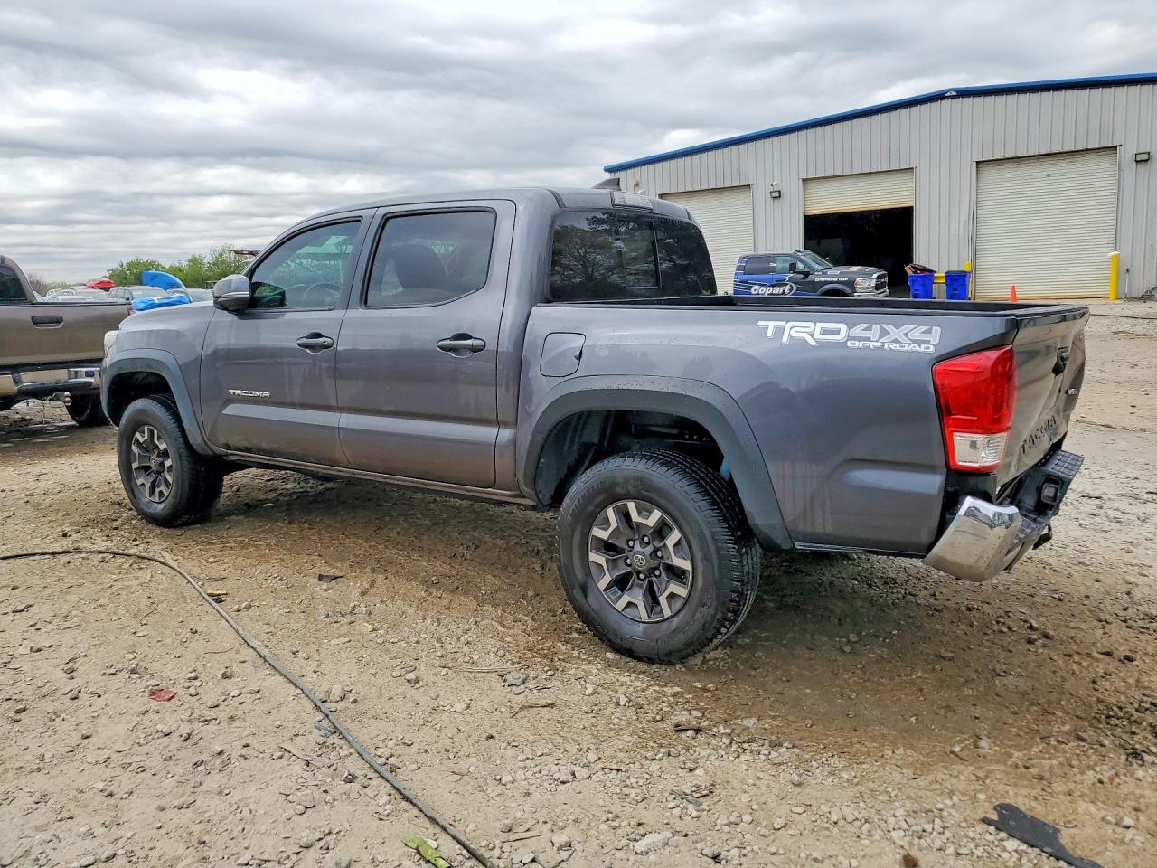 2017 TOYOTA TACOMA TRD OFF-ROAD photo 2