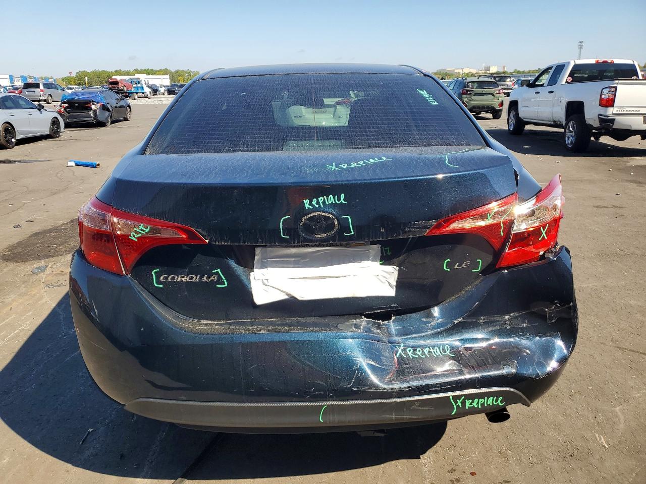2018 TOYOTA COROLLA LE photo 16