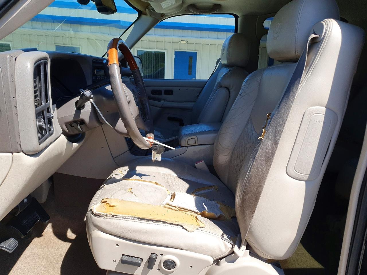2004 CADILLAC ESCALADE LUXURY photo 7
