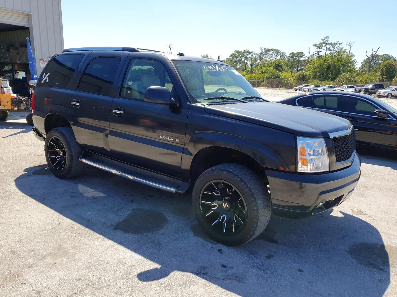 2004 CADILLAC ESCALADE LUXURY photo 4