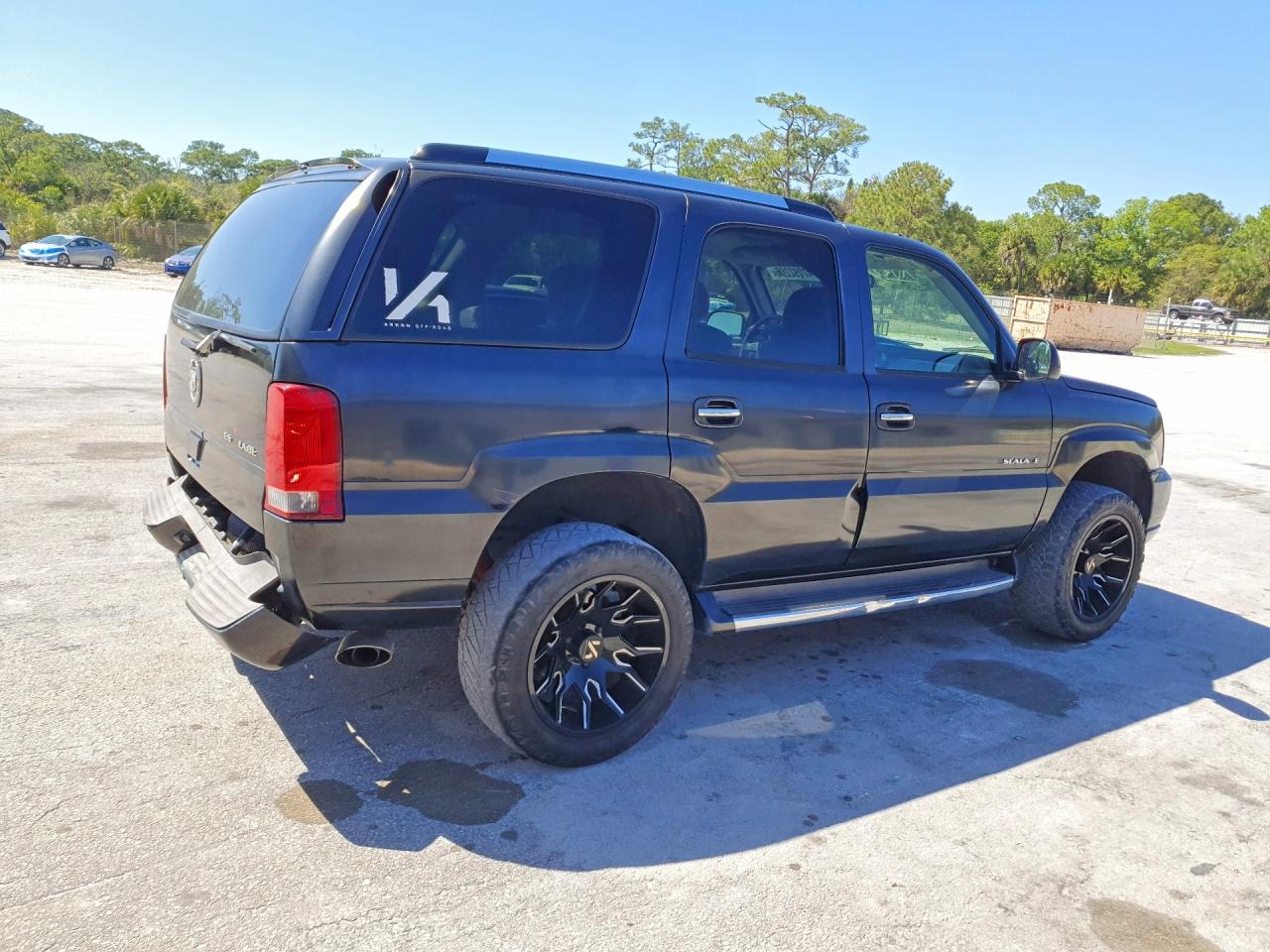 2004 CADILLAC ESCALADE LUXURY photo 3