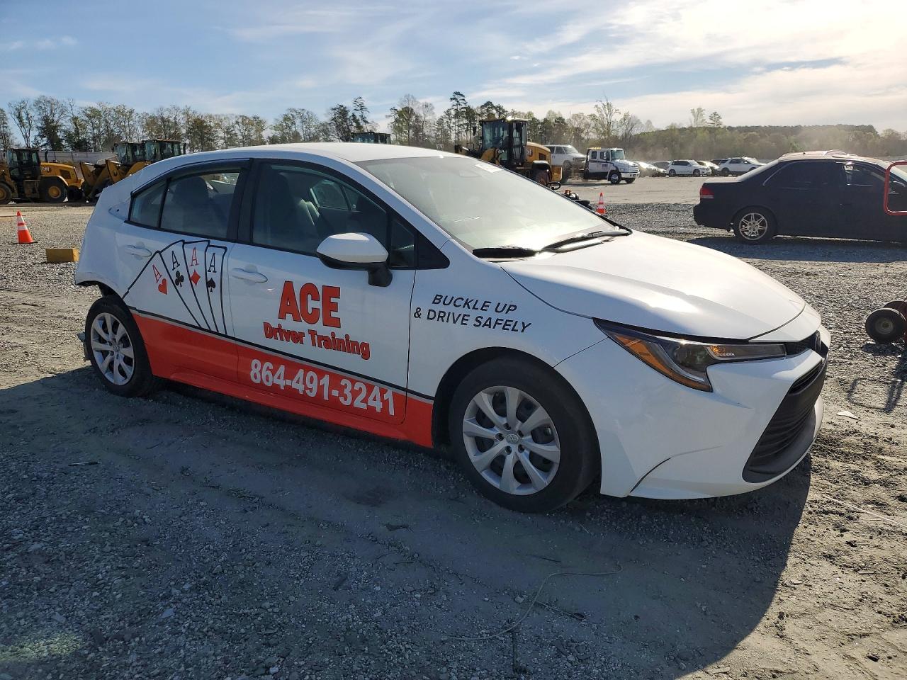 2023 TOYOTA COROLLA photo 7