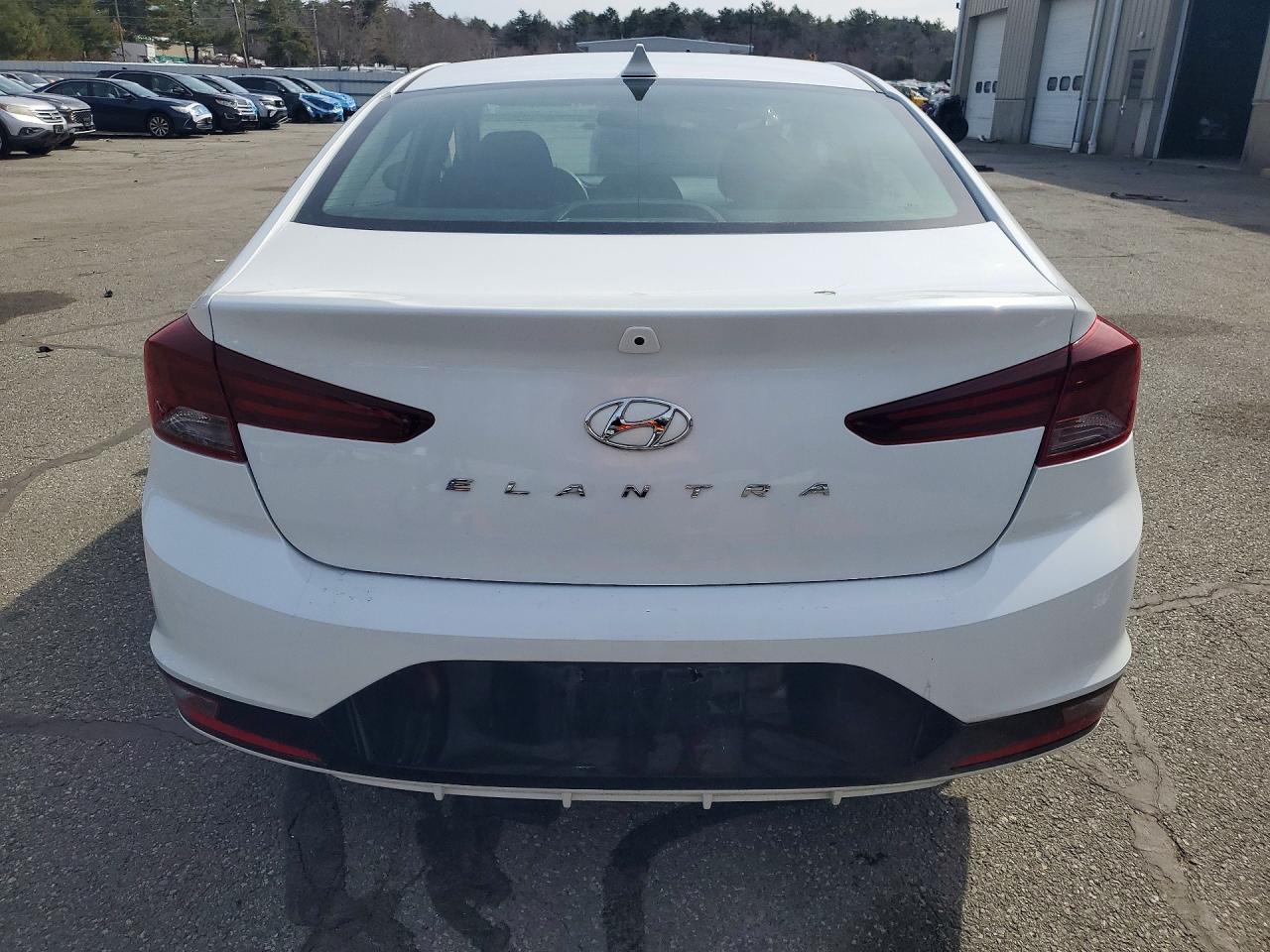 2020 HYUNDAI ELANTRA SEL photo 11