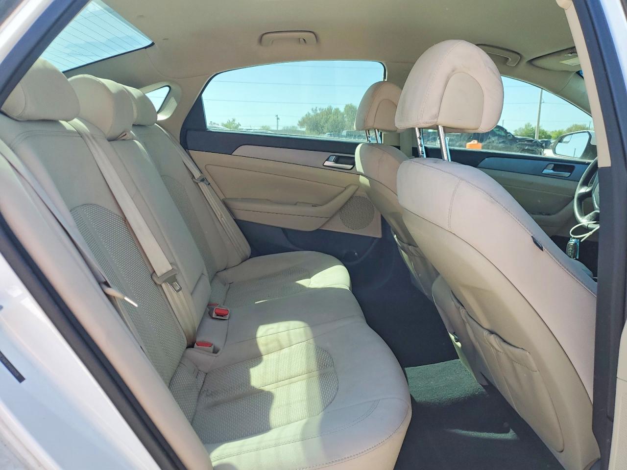 2015 HYUNDAI SONATA SE photo 19