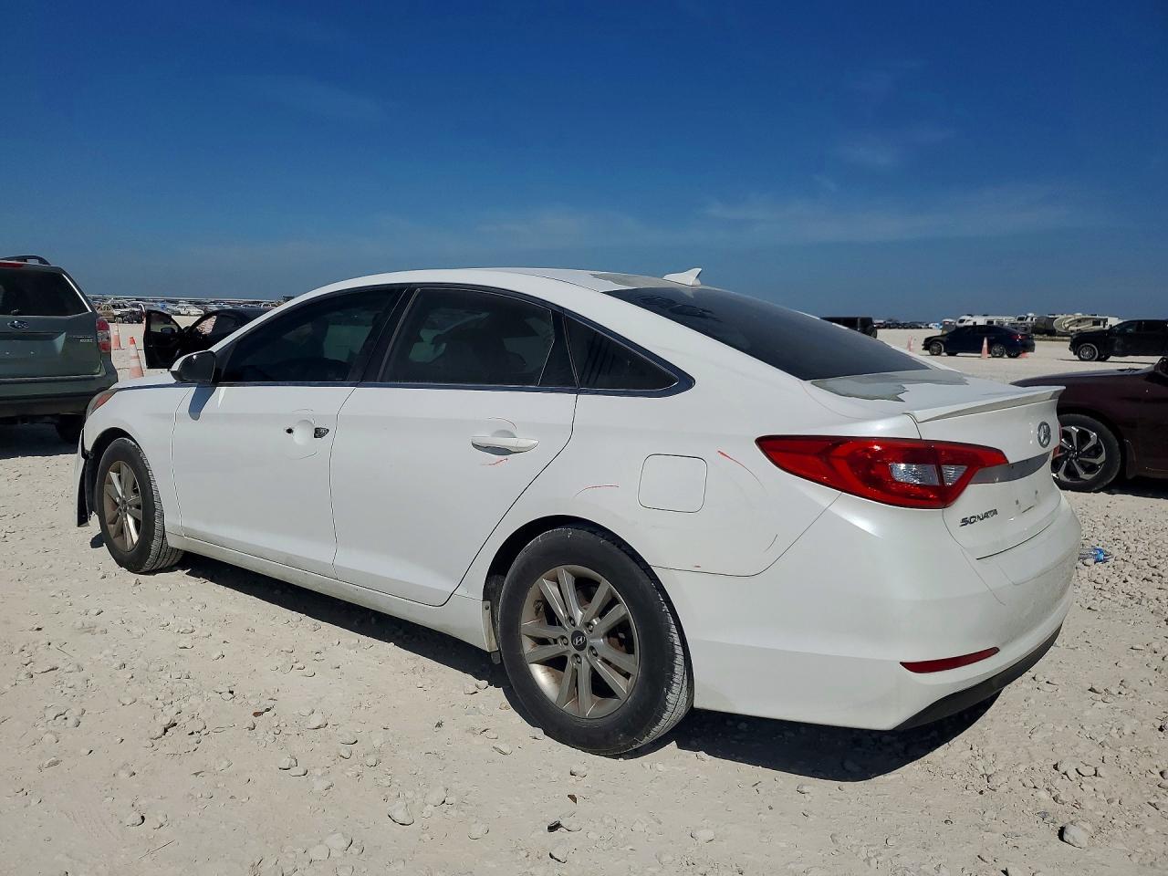 2015 HYUNDAI SONATA SE photo 3