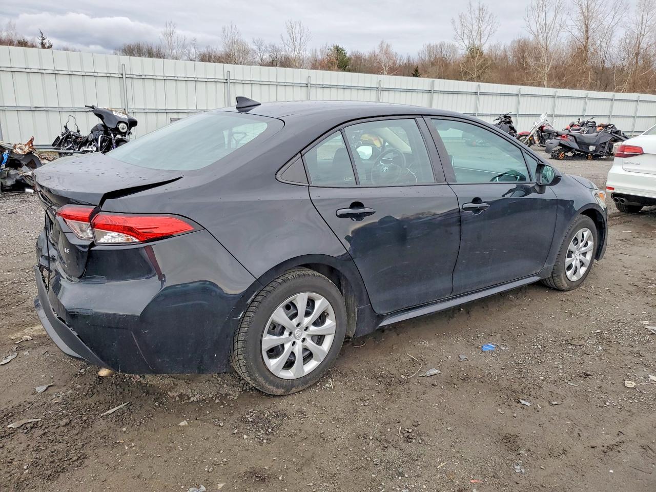 2020 TOYOTA COROLLA LE photo 3