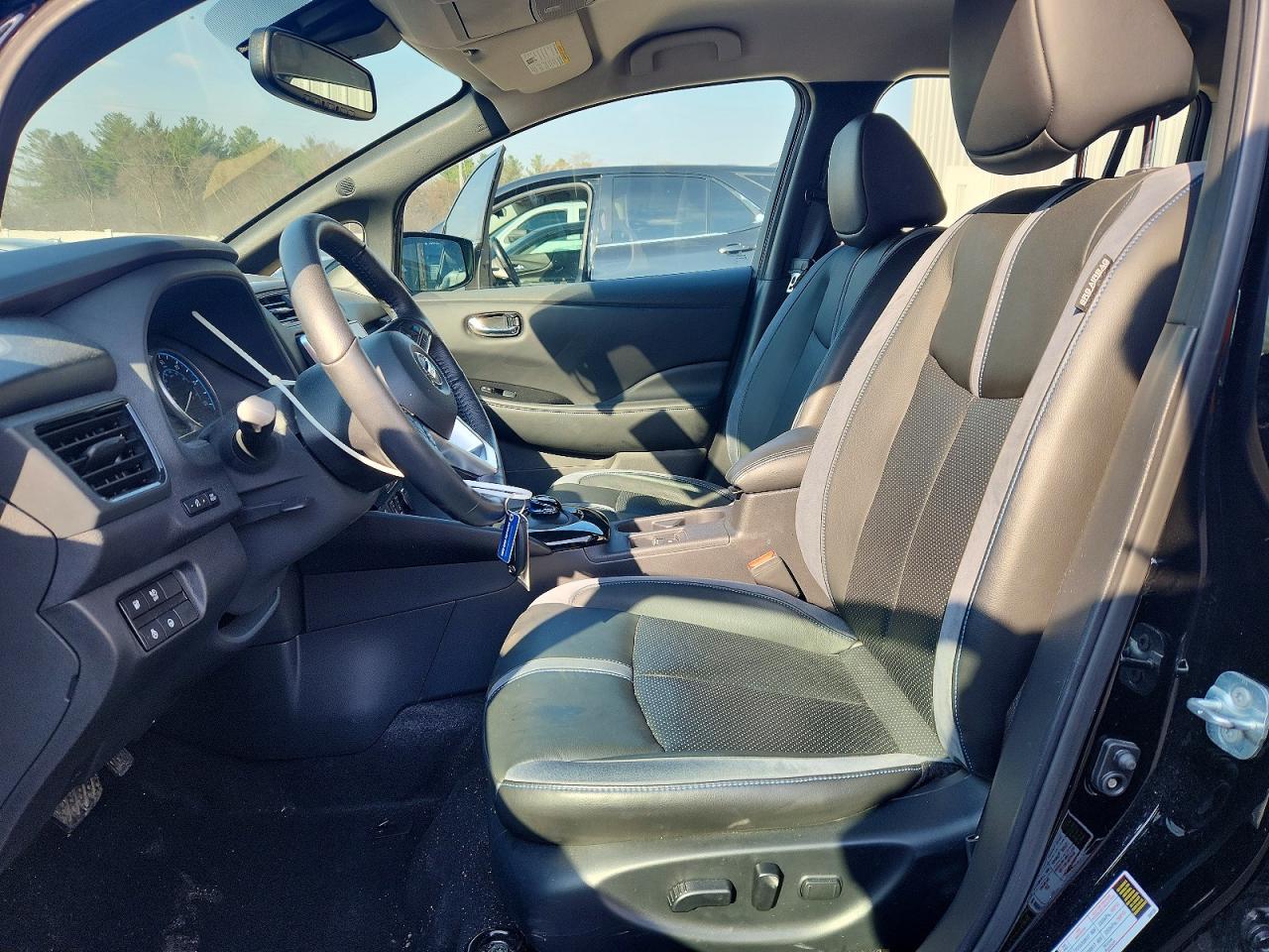 2019 NISSAN LEAF SL PLUS photo 13