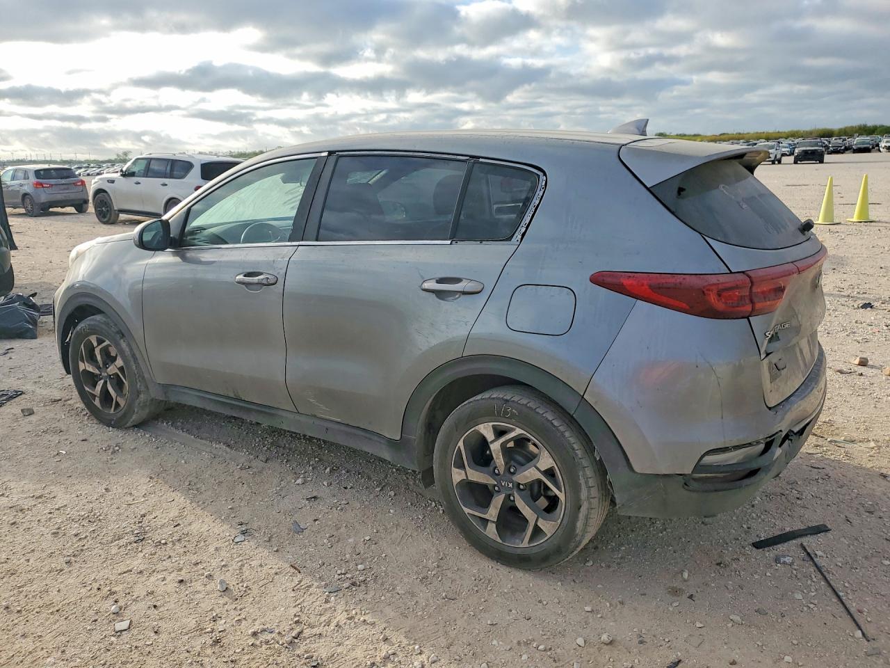 2021 KIA SPORTAGE LX photo 2