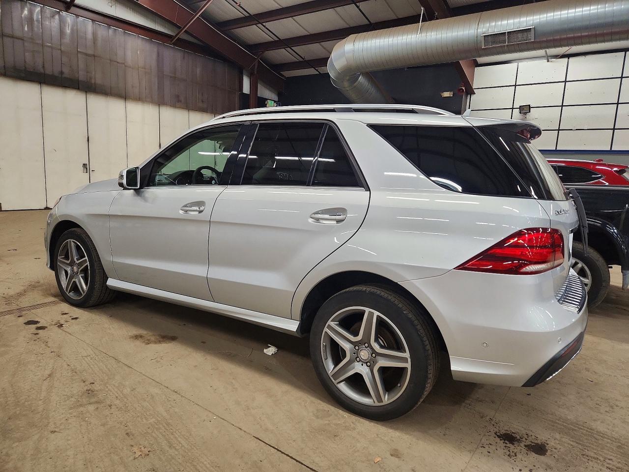 2016 MERCEDES-BENZ GLE 400 4MATIC photo 2