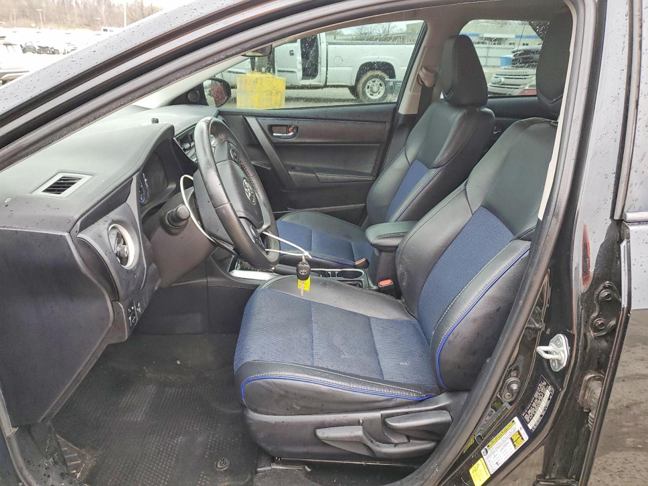 2017 TOYOTA COROLLA SE photo 7