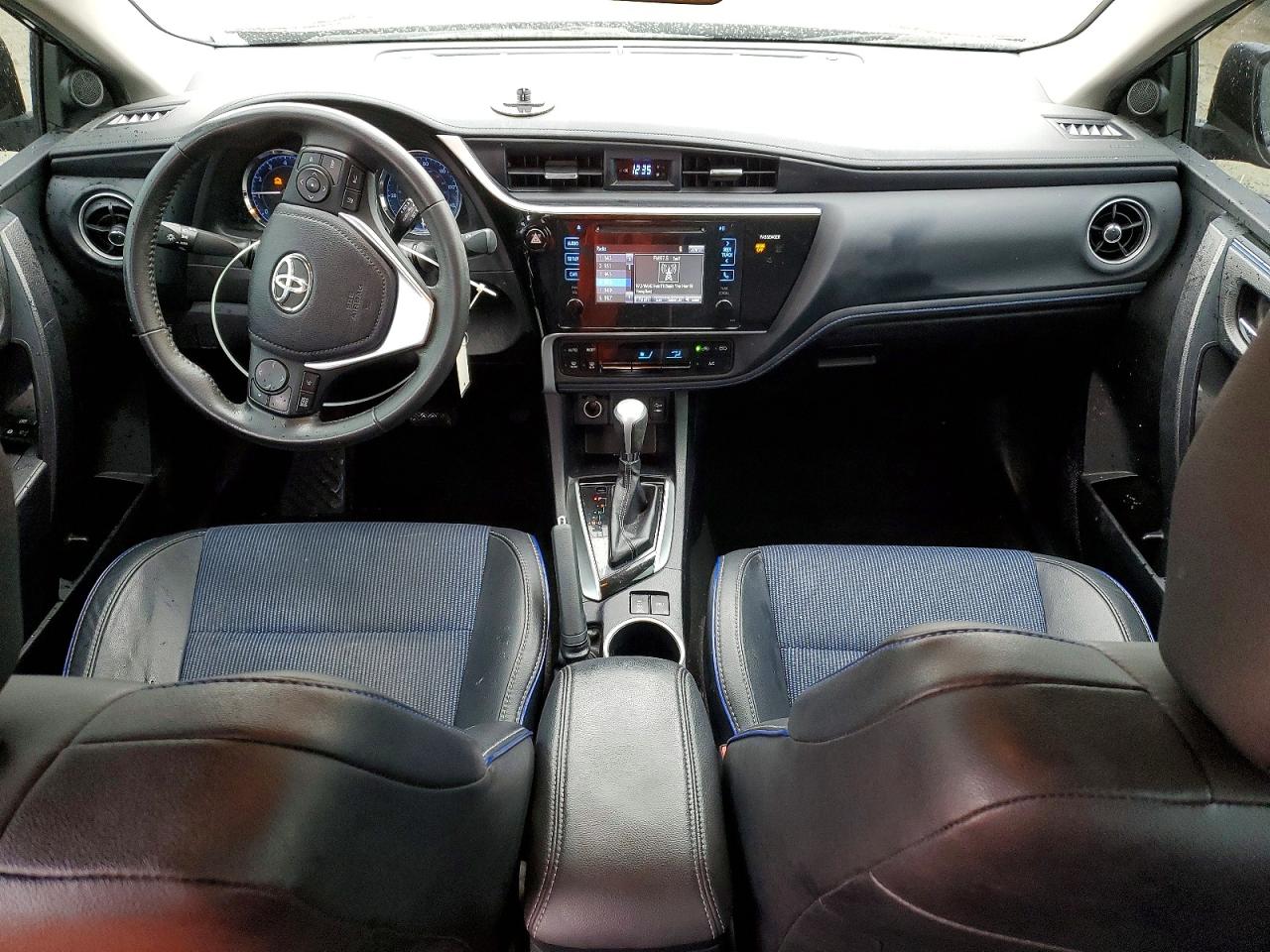 2017 TOYOTA COROLLA SE photo 8