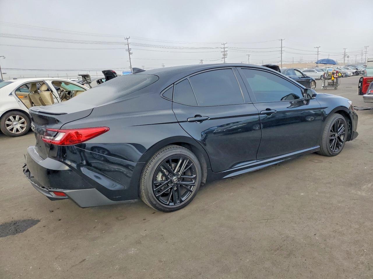 2025 TOYOTA CAMRY SE photo 7