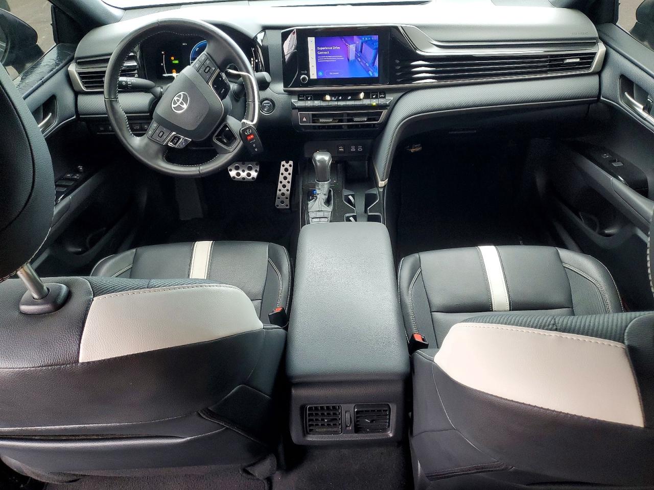 2025 TOYOTA CAMRY SE photo 22