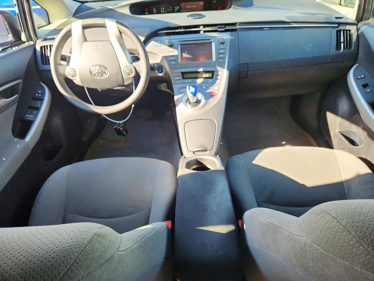 2015 TOYOTA PRIUS TWO photo 15