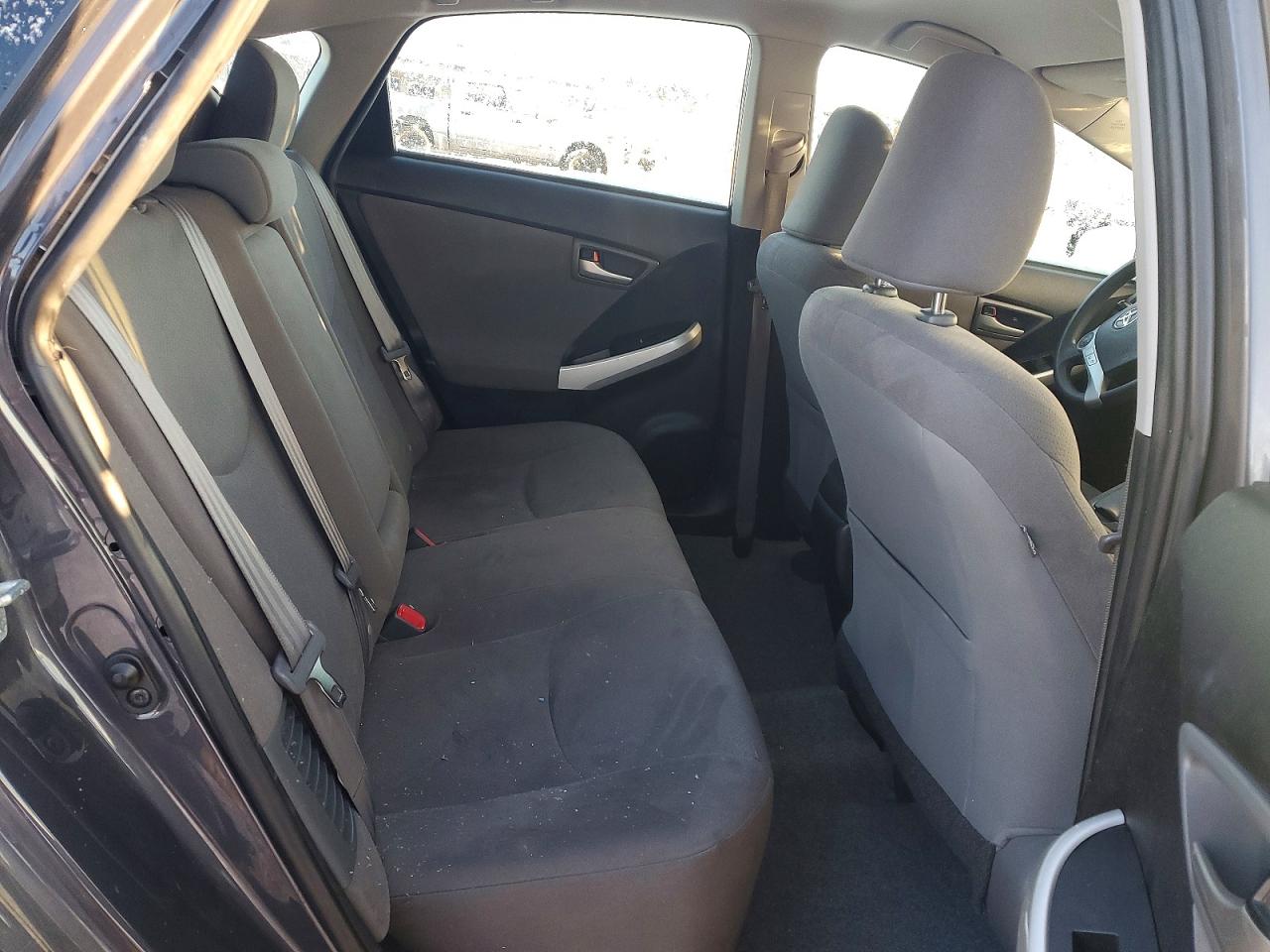 2015 TOYOTA PRIUS TWO photo 19
