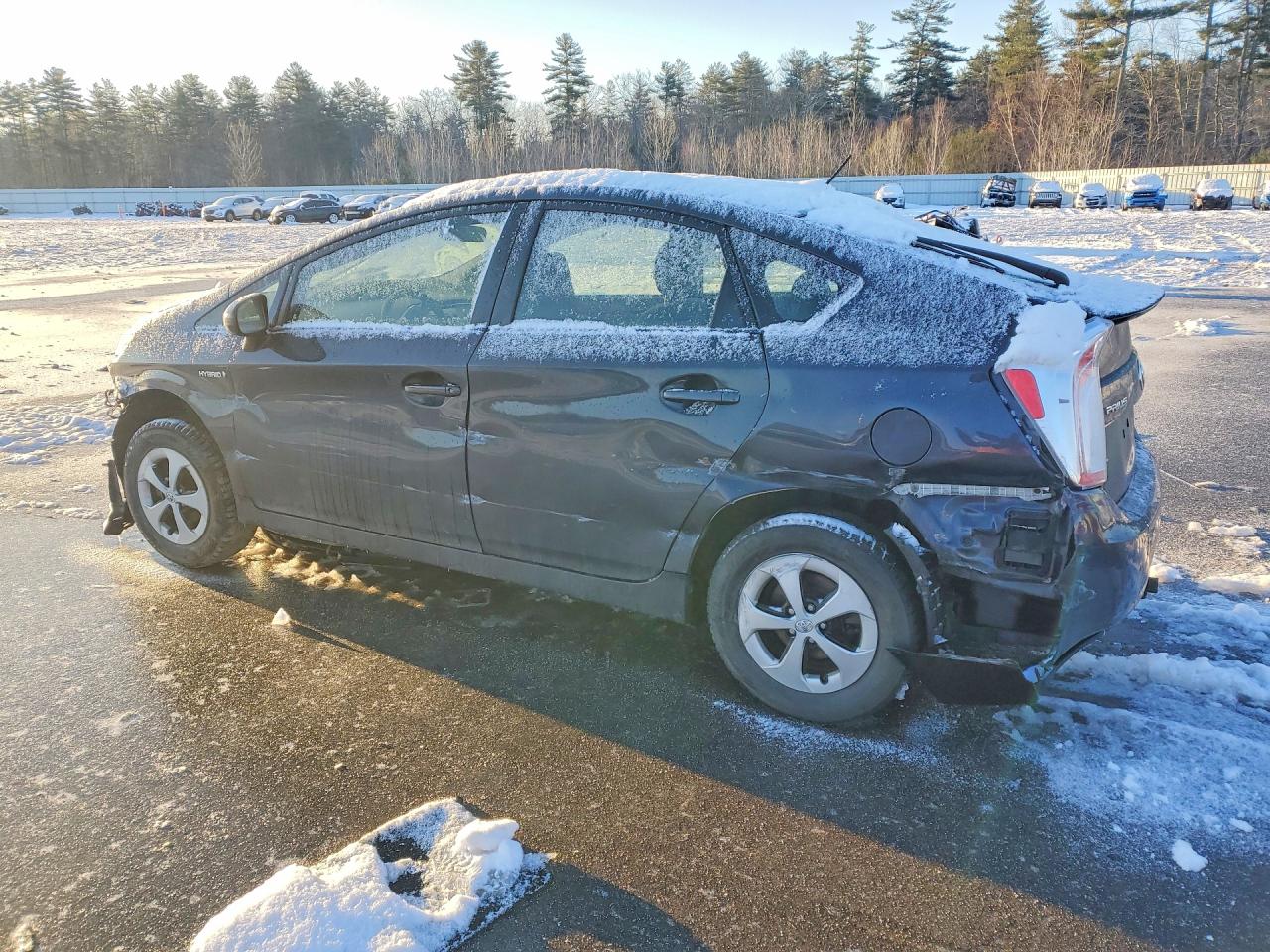 2015 TOYOTA PRIUS TWO photo 3