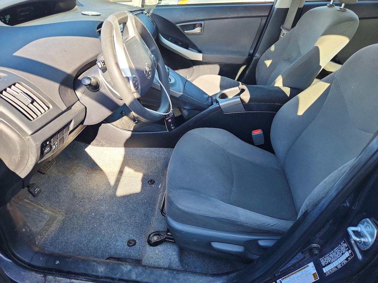 2015 TOYOTA PRIUS TWO photo 13