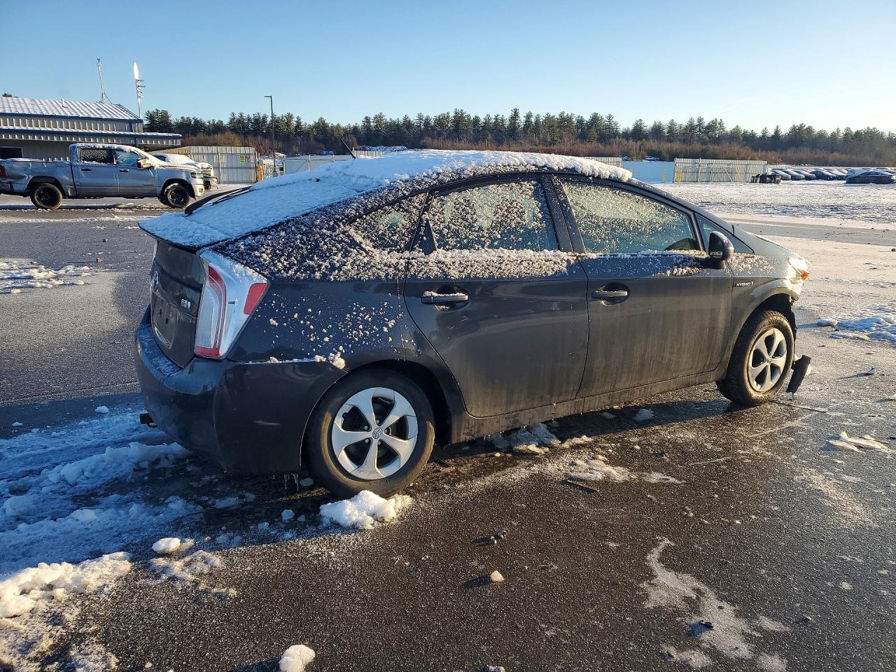 2015 TOYOTA PRIUS TWO photo 5