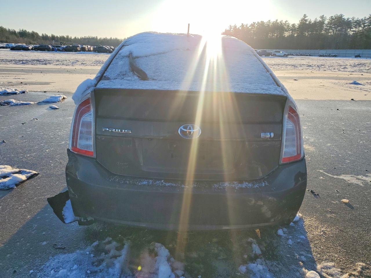 2015 TOYOTA PRIUS TWO photo 11
