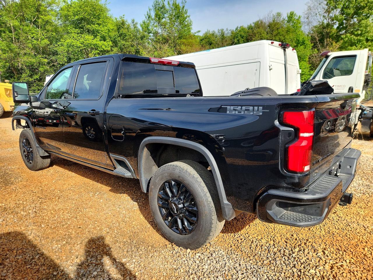 2025 CHEVROLET SILVERADO K2500 HEAVY DUTY LTZ photo 2