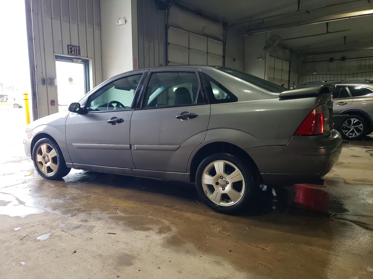 2007 FORD FOCUS ZX4 photo 2