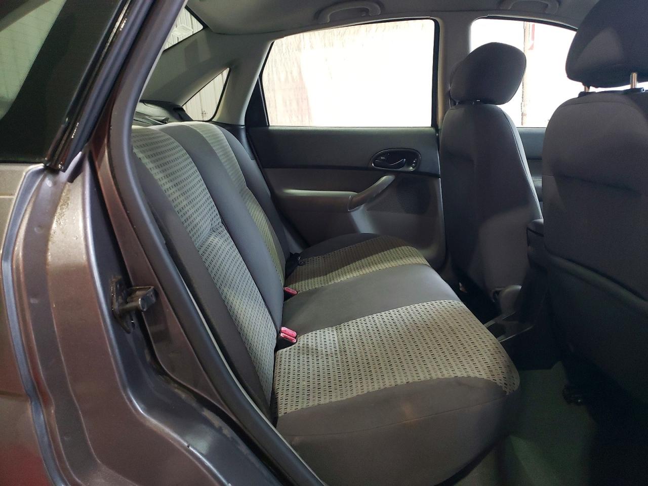 2007 FORD FOCUS ZX4 photo 10
