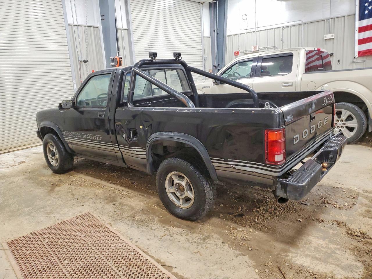 1988 DODGE DAKOTA SPORT photo 2