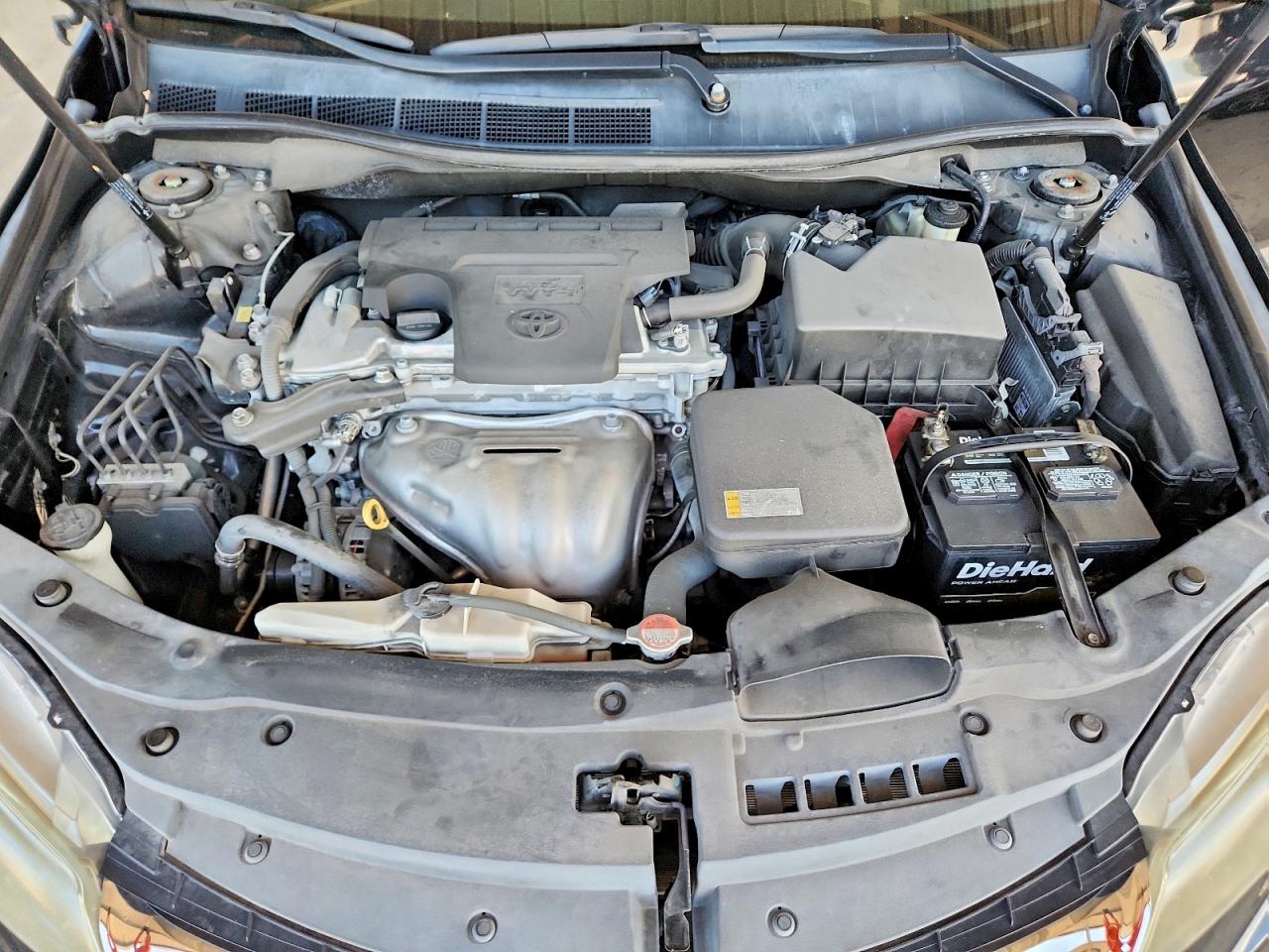 2016 TOYOTA CAMRY SE photo 31