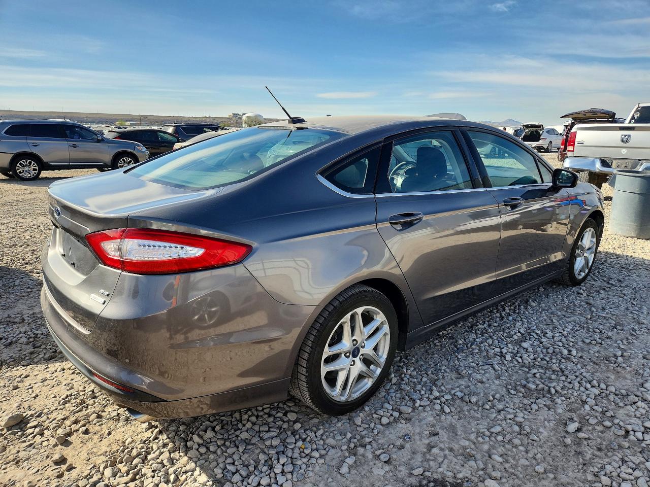 2014 FORD FUSION SE photo 5