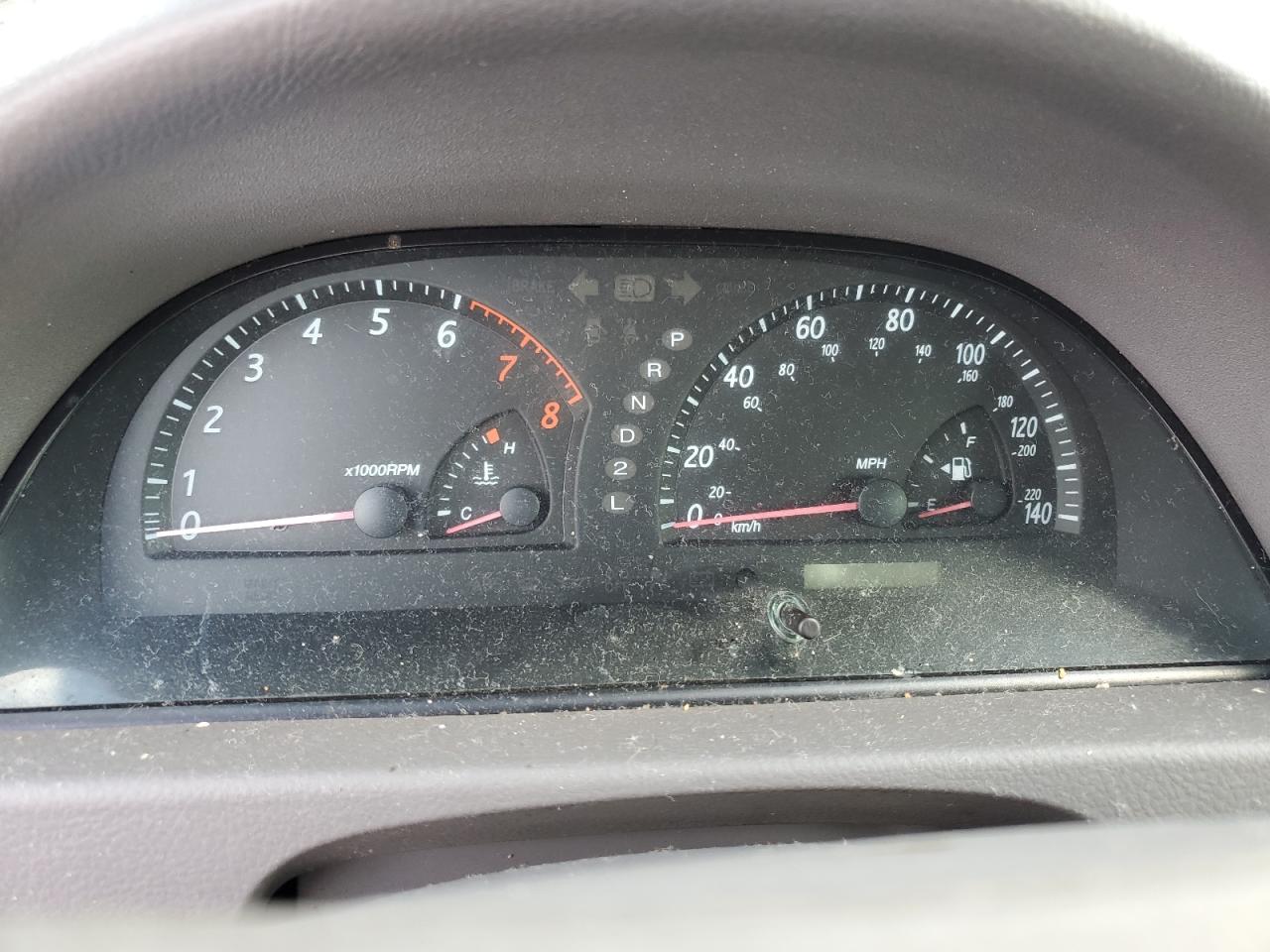 2004 TOYOTA CAMRY LE photo 17