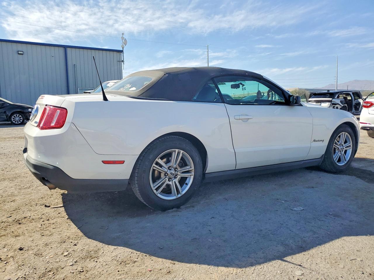 2012 FORD MUSTANG photo 5