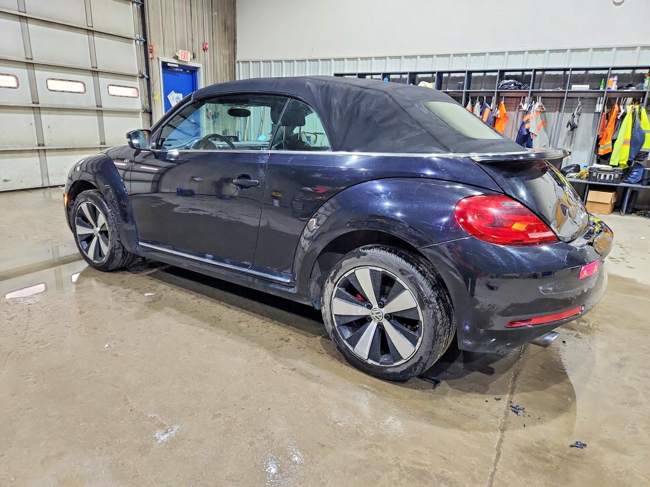 2014 VOLKSWAGEN BEETLE TURBO photo 3