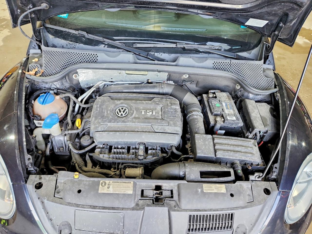 2014 VOLKSWAGEN BEETLE TURBO photo 21
