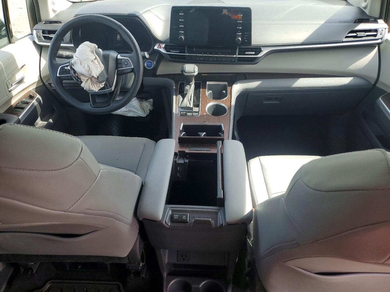 2022 TOYOTA SIENNA XLE 7-PASSENGER photo 8