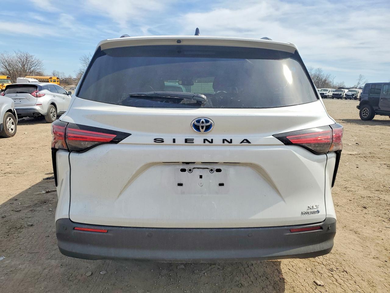 2022 TOYOTA SIENNA XLE 7-PASSENGER photo 6