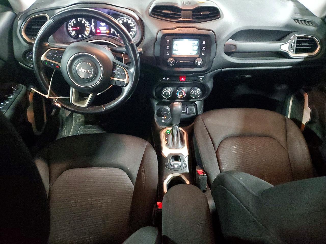 2017 JEEP RENEGADE LATITUDE photo 8