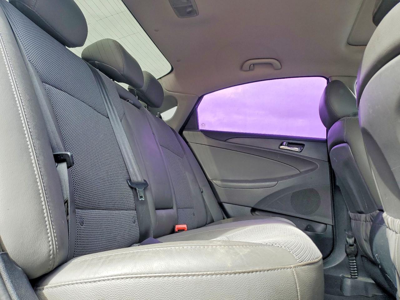 2013 HYUNDAI SONATA SE photo 10