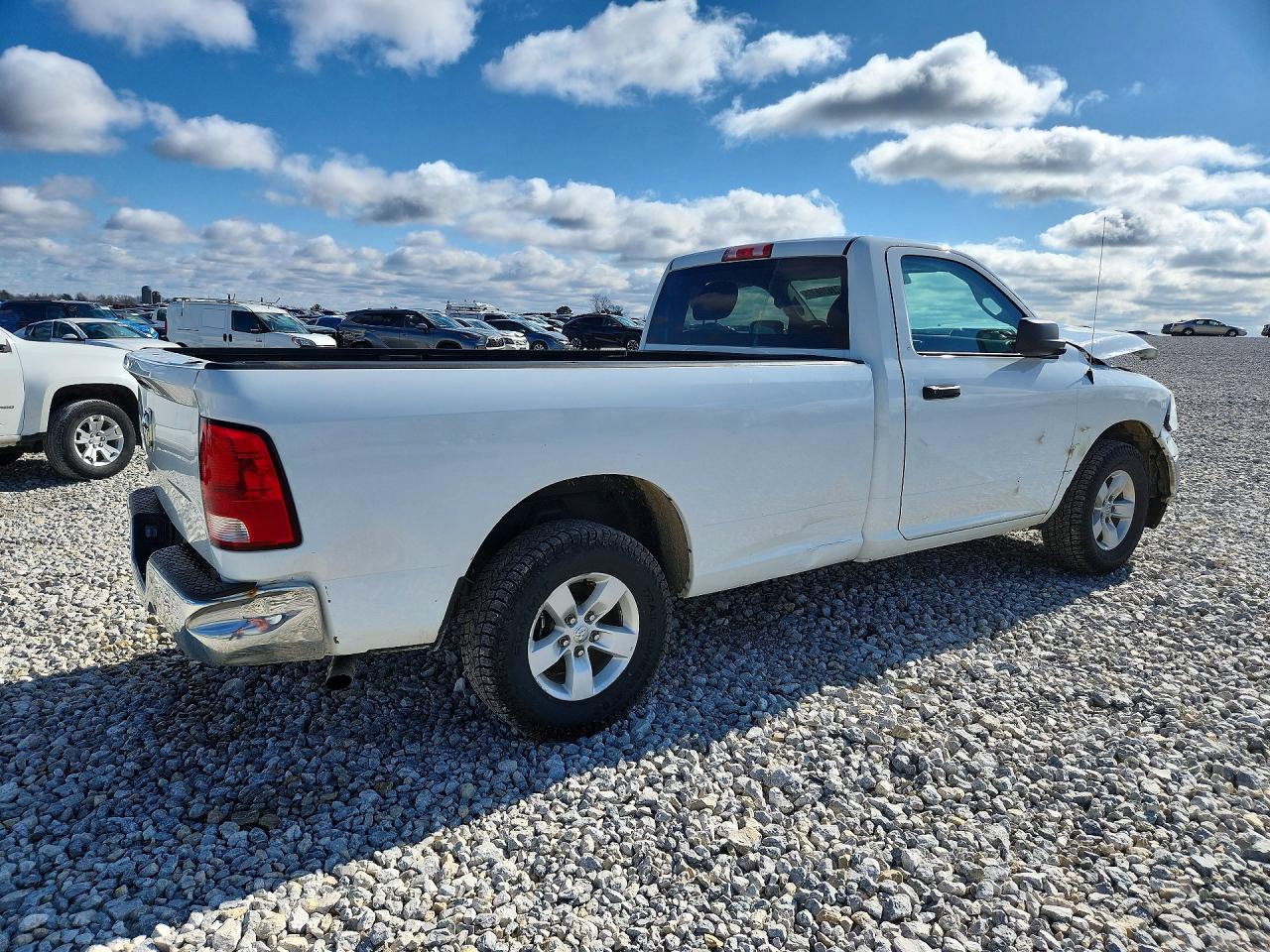 2022 RAM 1500 CLASSIC TRADESMAN photo 3