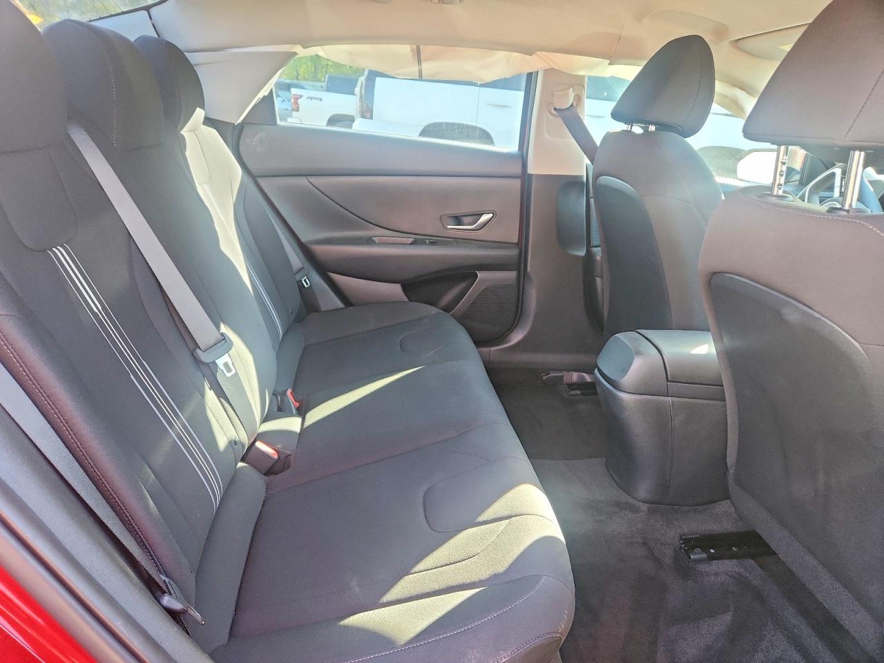2022 HYUNDAI ELANTRA SEL photo 28