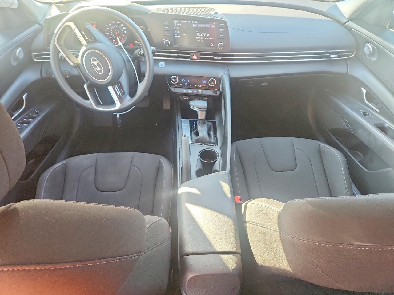 2022 HYUNDAI ELANTRA SEL photo 22