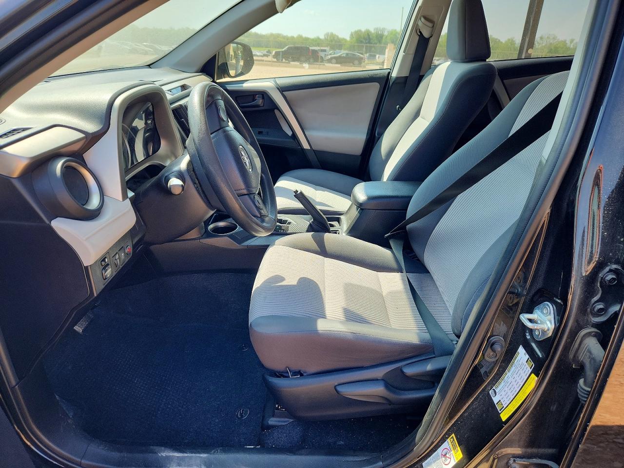 2015 TOYOTA RAV4 LE photo 13
