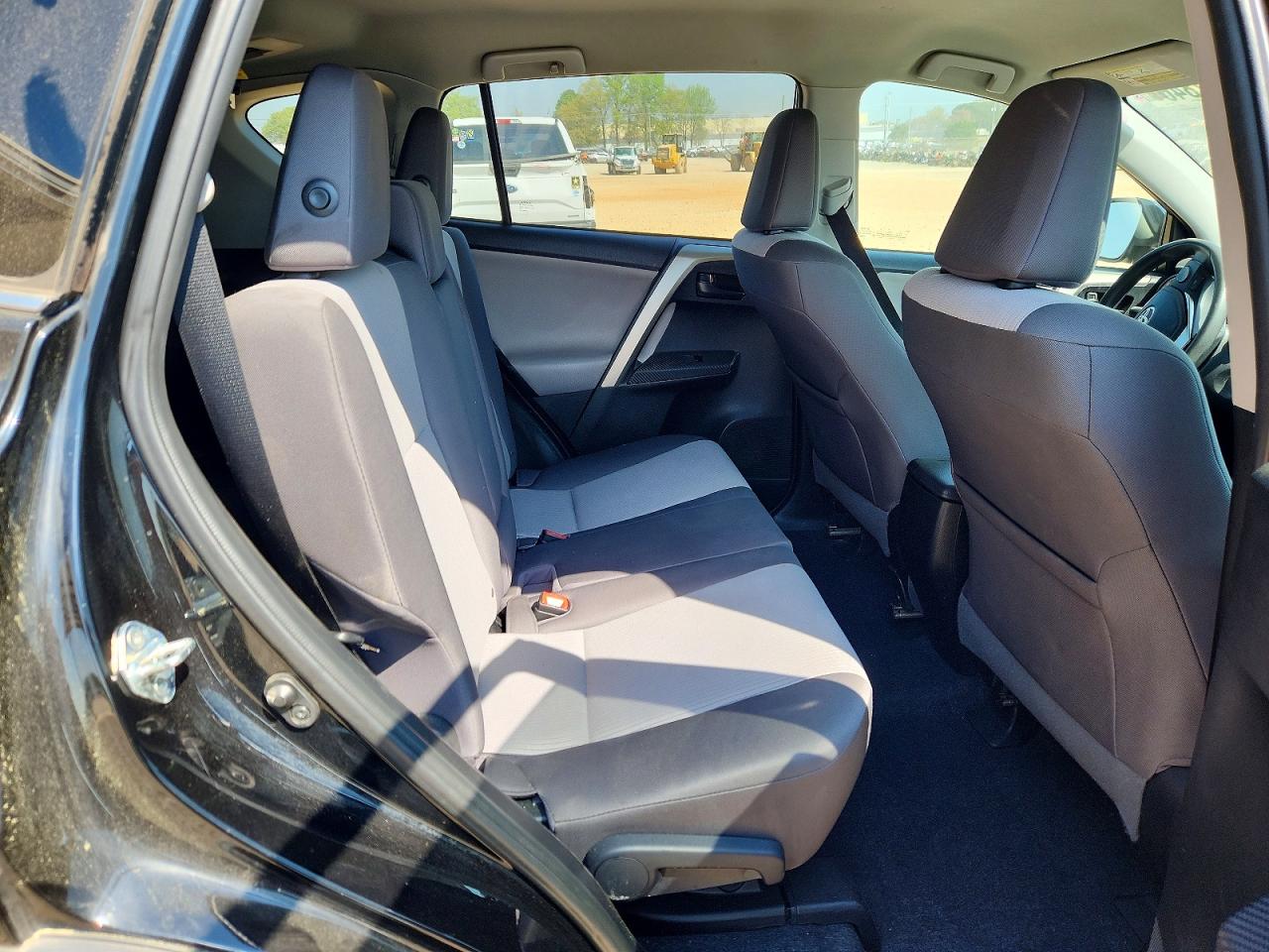 2015 TOYOTA RAV4 LE photo 21