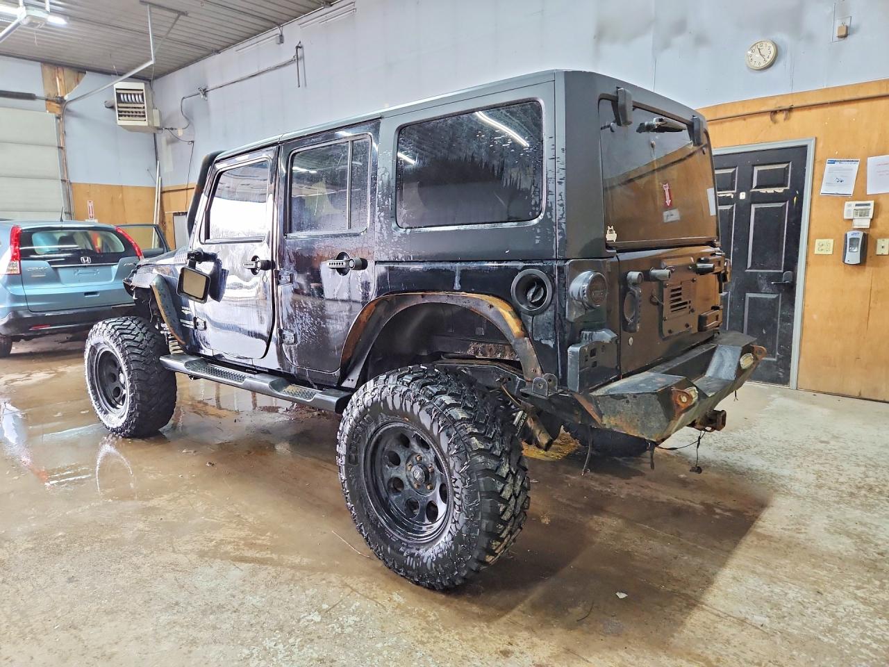 2012 JEEP WRANGLER UNLIMITED SAHARA photo 4