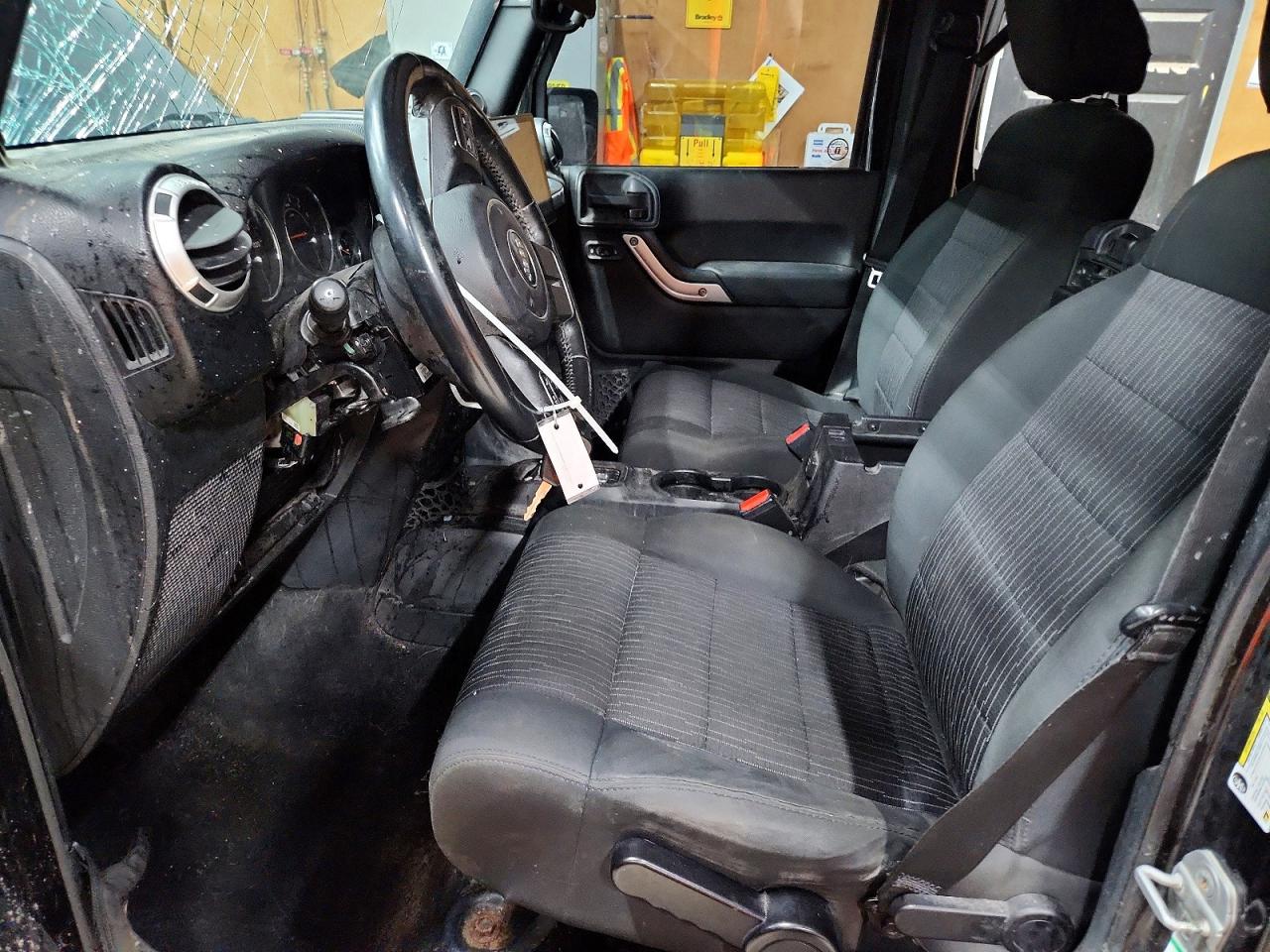 2012 JEEP WRANGLER UNLIMITED SAHARA photo 19