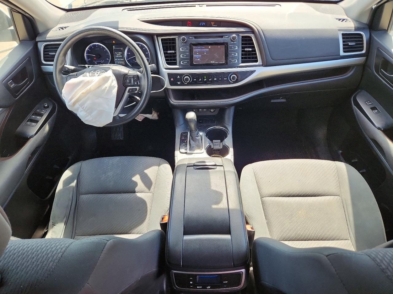 2019 TOYOTA HIGHLANDER LE photo 15