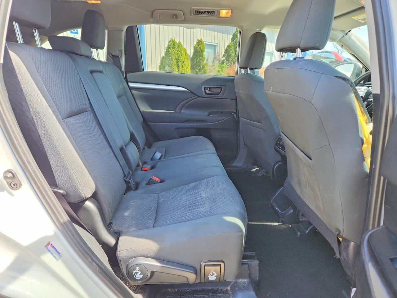 2019 TOYOTA HIGHLANDER LE photo 21