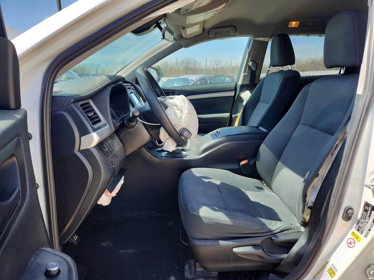 2019 TOYOTA HIGHLANDER LE photo 13