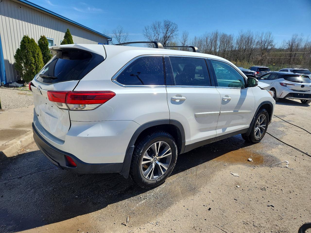 2019 TOYOTA HIGHLANDER LE photo 5